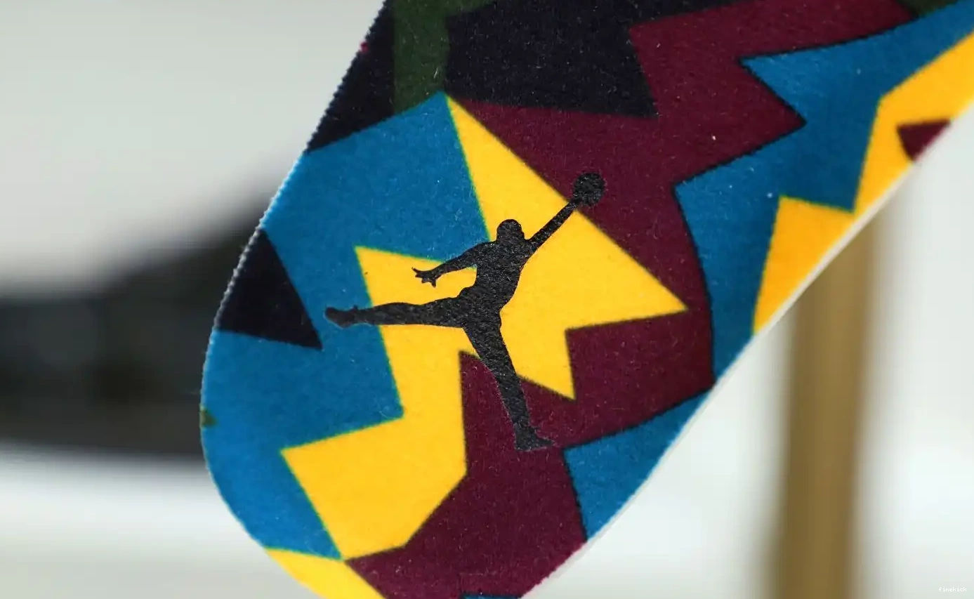 6 RETRO AIR BORDEAUX JORDAN 0512